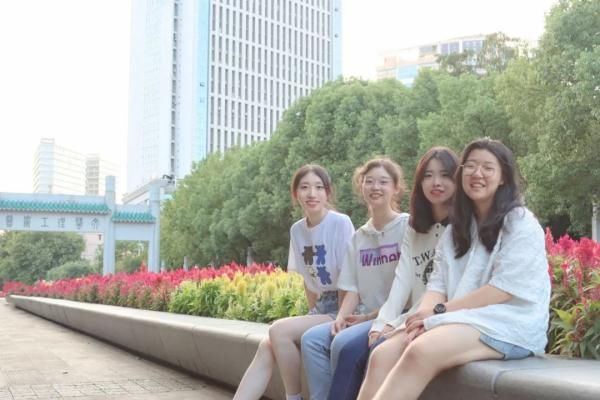 刘子汐|高中同班，大学同寝！人民日报为石家庄4名女孩的神仙缘分点赞