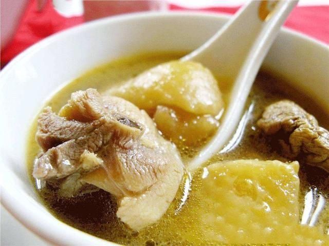 王牌|坐月子喝骨头汤就行医生“吃鸡”才是王牌,但公、母鸡有区别