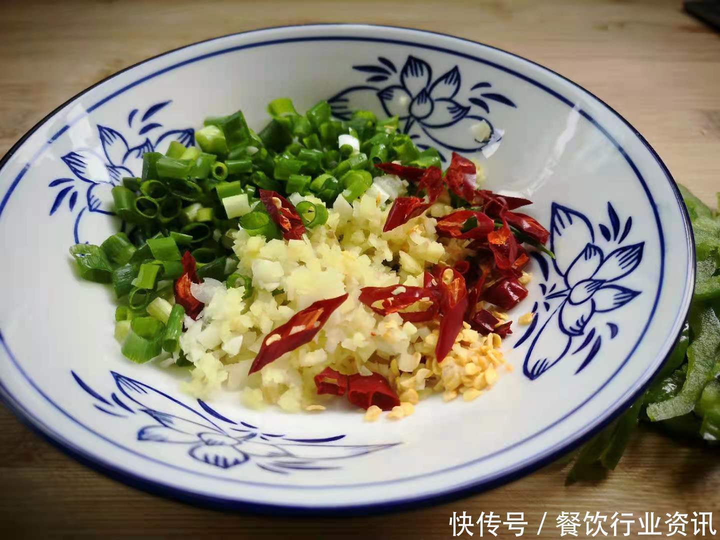 收割|天热多做这菜吃，富含天然叶酸，一斤8毛，买来一烫一拌，真爽口