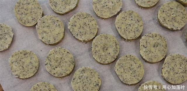 做法超简单的小饼干,一口酥脆,香甜美味,家里孩子超爱吃