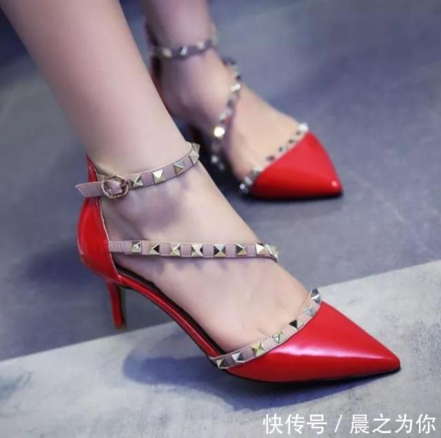 气韵 美丽的细跟鞋,能够衬托出女人的优雅!