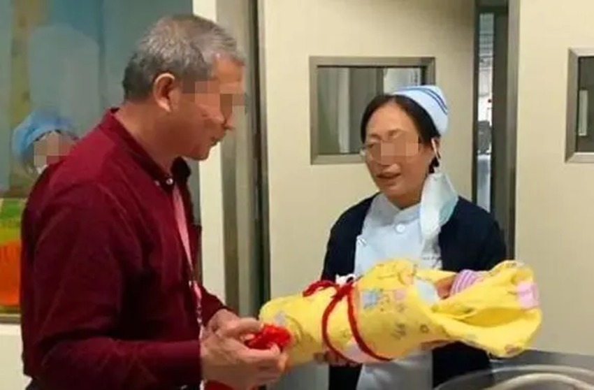 妊娠|67岁高龄孕妈生三胎近况40岁姐姐成“妈妈”,结局令人倍感欣慰