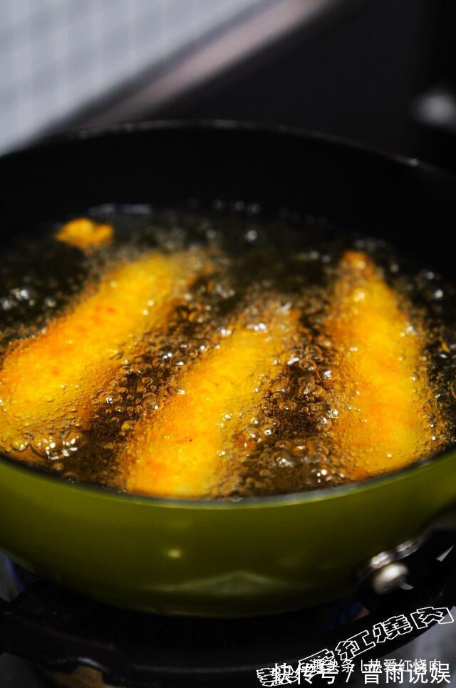 没想到山药和虾仁还能这么做,外酥里嫩不油腻,老人孩子特爱吃