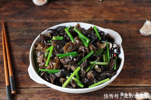 黑木耳|炒个木耳，噼噼啪啪响，锅要炸了一样，只需一个小窍门，就能解决