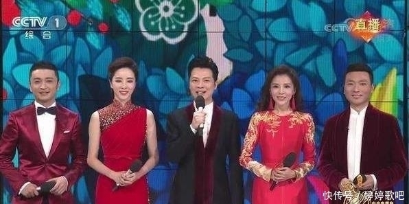 他是著名“央视一哥”，娶身价几十亿富婆妻子，今儿子成他的骄傲