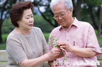 微信步数|走路的快慢也能预测寿命？60岁的老人，怎样才能走出长寿的步伐？