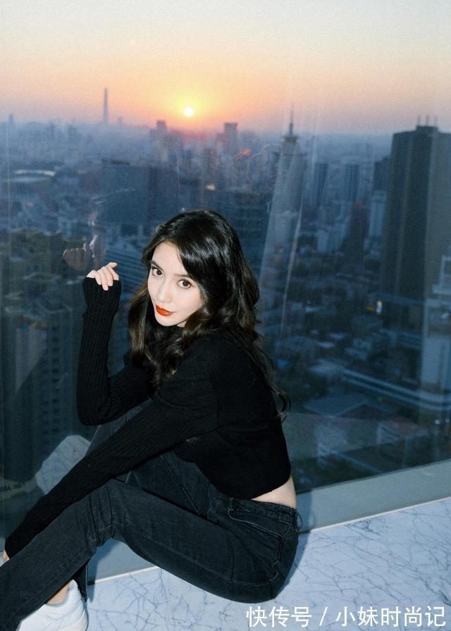 穿搭 Angelababy真不怕冷,都降温了还要露腰,不过身材是真的优越