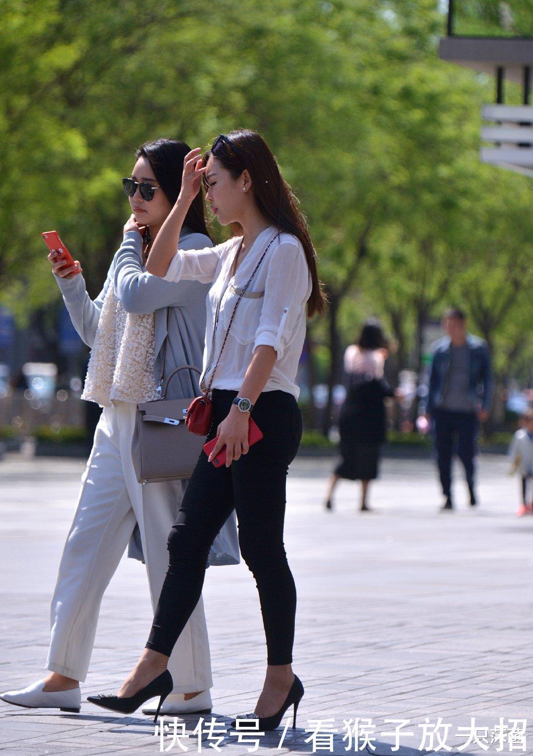 这就是好闺蜜,在穿搭上“谦虚下”,网友支持后边的