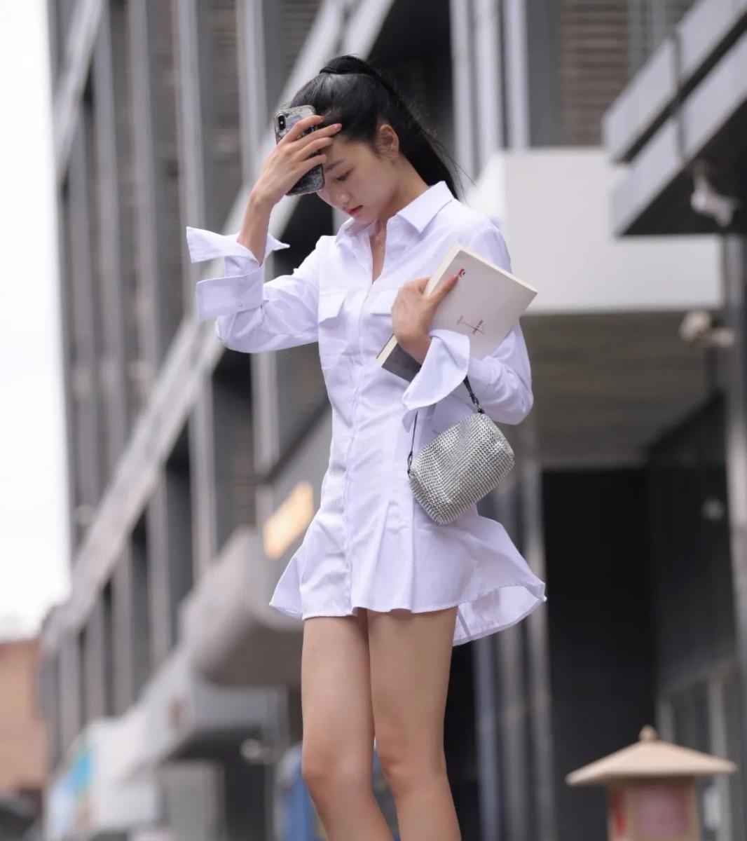 美丽 能凸显清新又干净的穿搭,自信而美丽,带来非比寻常的气质美