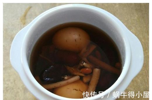 经期|这甜汤，简单一煮就能喝，女人经期后喝，气血双补，脸色红润！