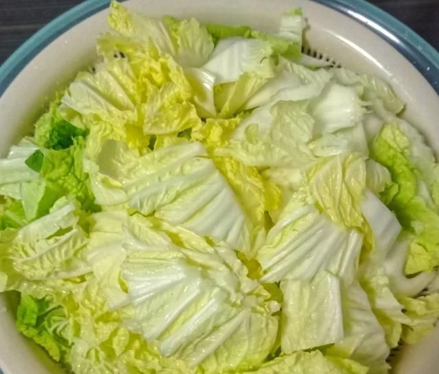 醋溜|醋溜白菜咋做才酸而不齁,原来下醋时机有讲究,做对了酸辣开胃