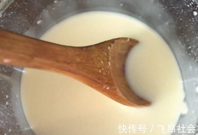 玉米面这做法太香了，搅一搅煎一煎，手不沾面，10分钟出锅香酥脆