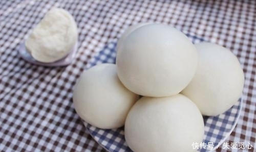 发酵|蒸馒头时,用“它”代替酵母粉,馒头不仅白还松软,吃起来特香甜