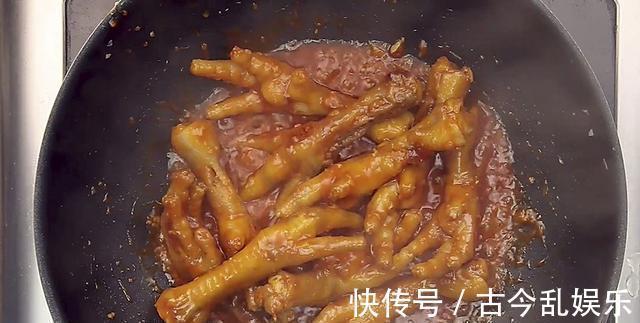 水淀粉|鸡爪这个做法火了，比泡椒、虎皮还好吃，酸甜微辣，吃过就忘不掉