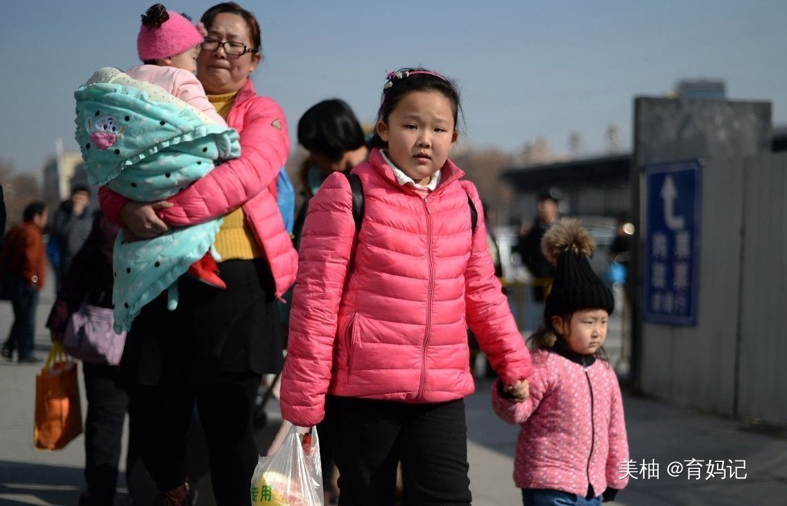 宝妈|二胎出生后,大宝总说墙角还有个弟弟,医生检查后宝妈自责不已