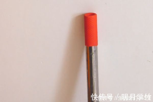 手套|橡胶手套破了也别扔，剪一刀套在啤酒瓶上，解决了很多人的烦恼！