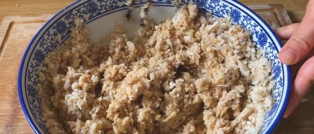 分钟|春天多吃玉米面,加1碗猪肉,手不沾面8分钟熟透,老人孩子都爱吃