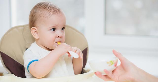 脾虚|冬季这4种食物少给孩子吃，易脾虚不发育，鸡蛋蔬菜汁都在其中