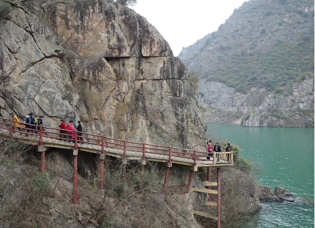 哀叹|古蜀道探秘:让李白发出哀叹的古蜀道,到底有多难呢?