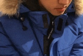 |搞笑GIF:来来来,今天毕业高兴,给大家表演一个后空翻!