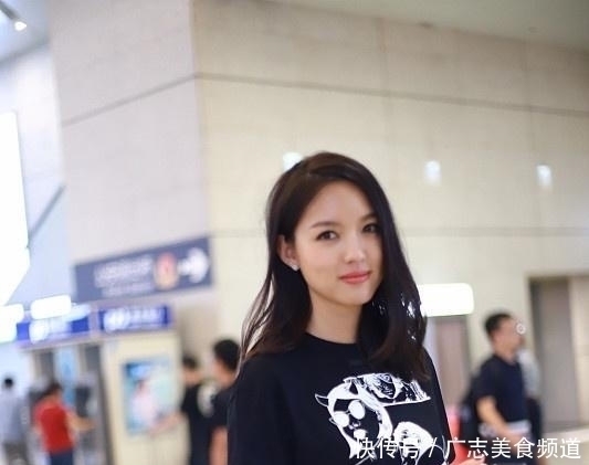 头发|“炸毛”的女生不用怕!发量多才好做造型,这些都很美!