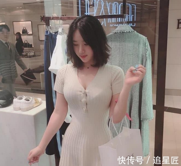 金喜媛|韩国美女热爱美食,疯狂健身后,身材婀娜多姿曲线迷人