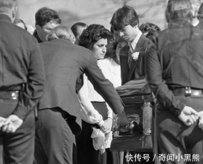 一个无法与外界接触的男孩,出生到死亡都活在泡泡里