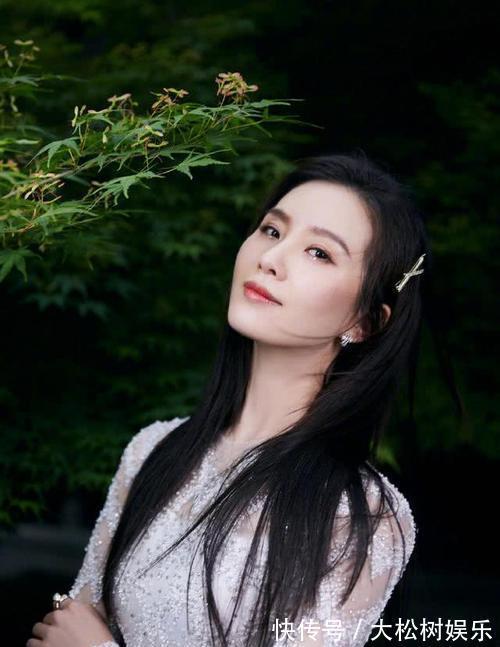 化妆|妆前妆后差别很大的女生,往往都有3个特征,稍微化点妆就很惊艳