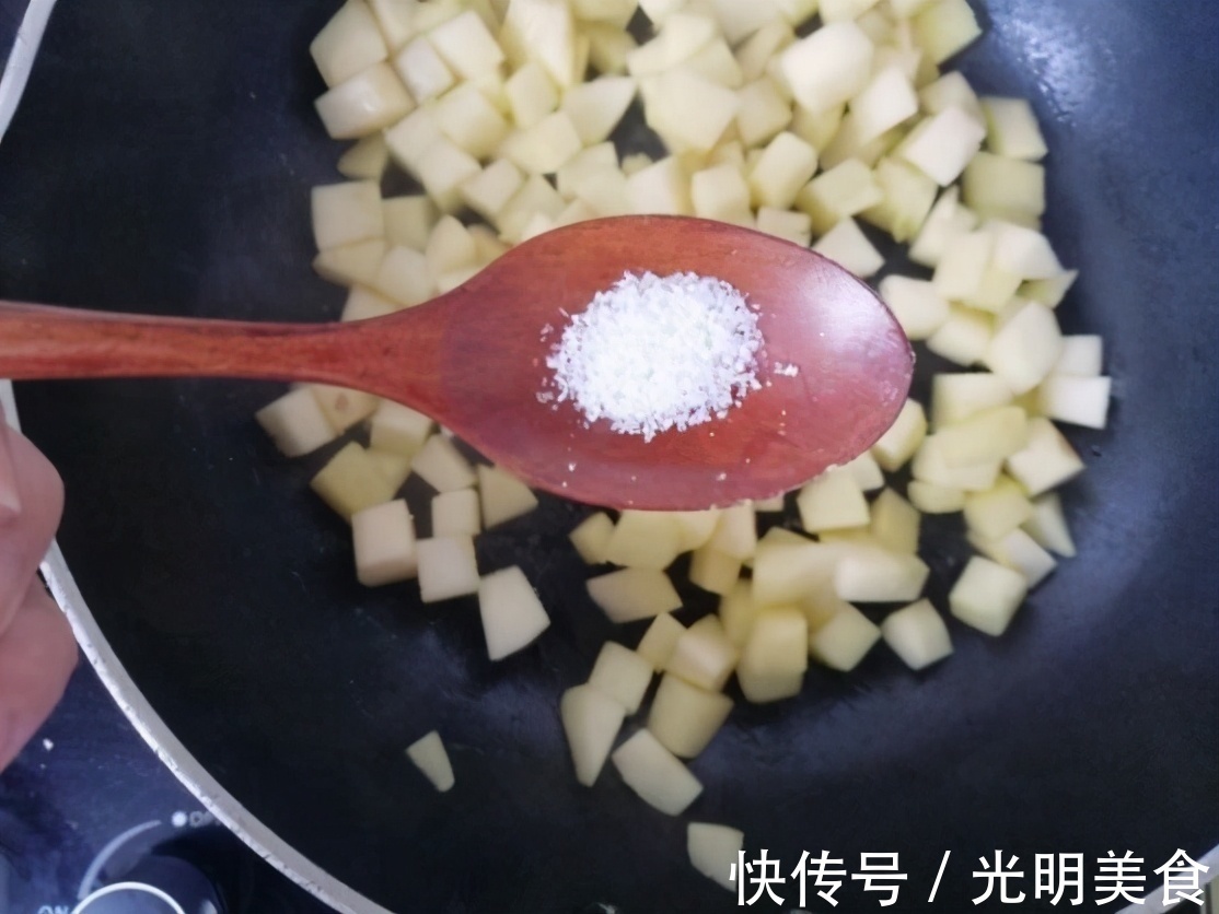 苹果派|家里面的苹果吃不完,用万能的手抓饼解决,孩子很喜欢