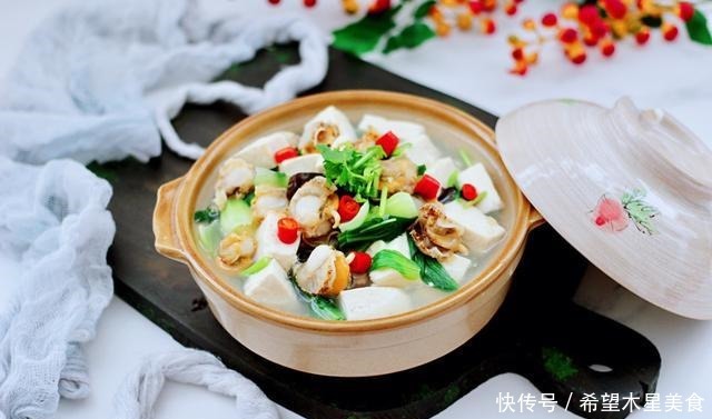 扇贝肉|冬天就爱这一锅,海鲜木耳豆腐羹,鲜香清淡又营养,常吃吃不够