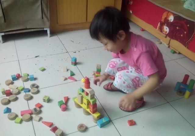 发育|孩子从小玩这3种玩具,智力发育快人一步,家长不要心疼钱