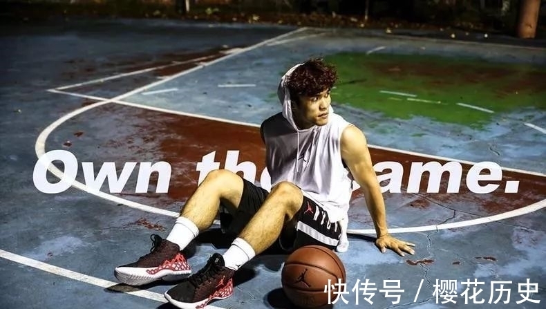 实战 打球逛街都抢眼|盘点高颜值的实战篮球鞋