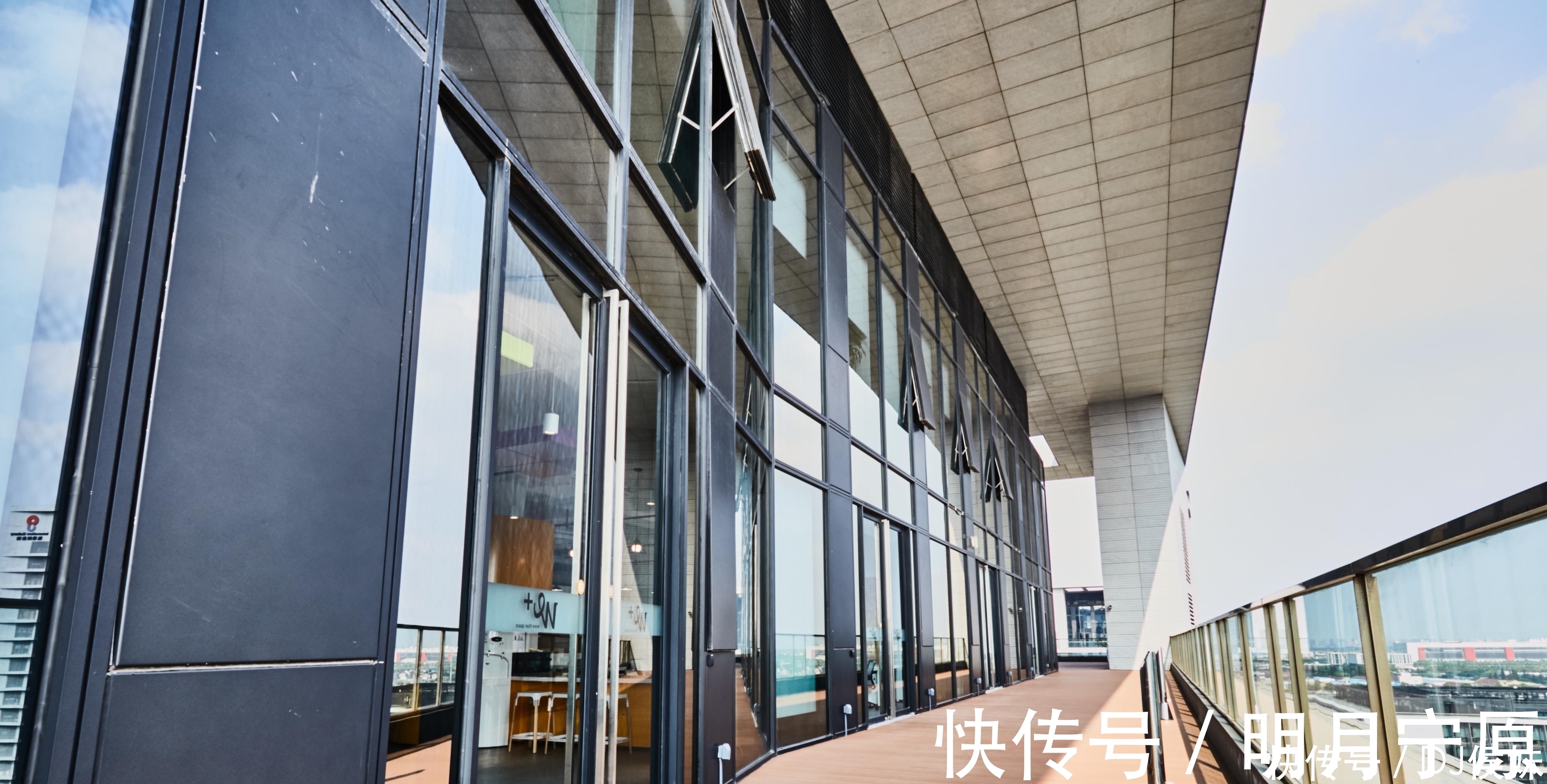 邻居|邻居家封闭式阳台好看极了,后悔装封闭的了费钱又打扫麻烦