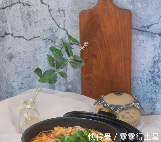 天冷就爱热乎乎的一锅,自己做简单美味,网友比饭馆好吃!