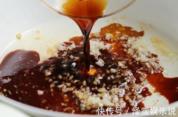 娃娃菜的高级吃法,蒜蓉粉丝不能少,几块钱做出硬菜既视感