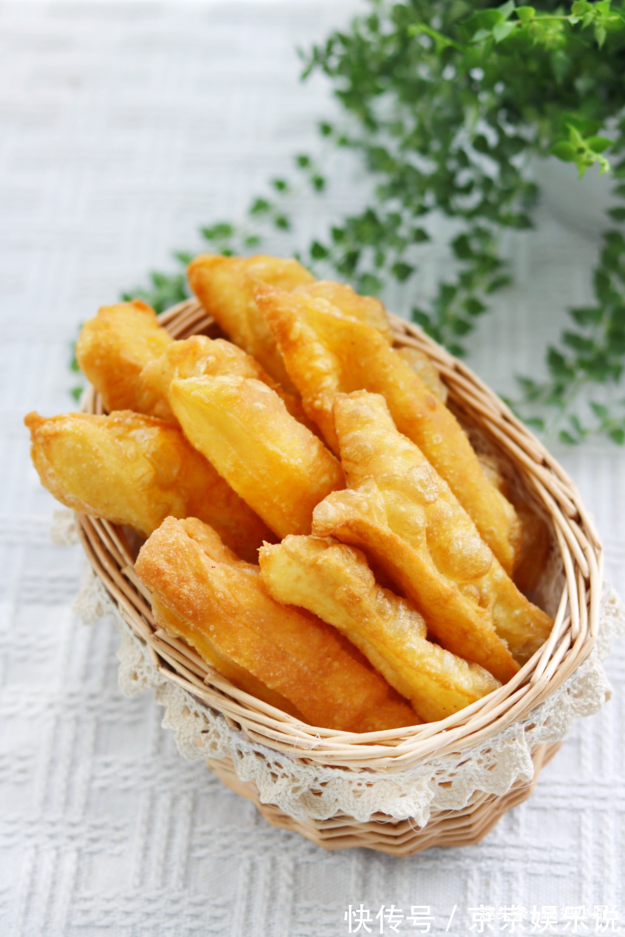 想吃油条别再买了，在家自己做好吃又卫生，个个空心又酥脆