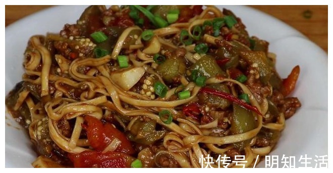 做法|教你面条新吃法,教你个神奇做法,我家一周吃6次,出锅流口水了