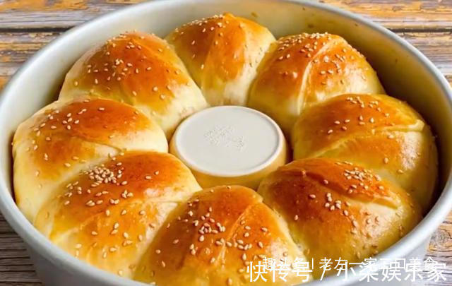 懒人面包,不加黄油不用揉出膜,1个鸡蛋半碗面,教你在家做