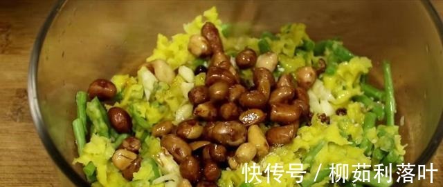调味料|豇豆里打入1个鸡蛋，简单一做，开胃又下饭，比吃肉还香！