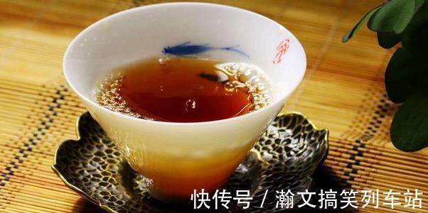 天热浇花要谨慎：别光用自来水，换上它们补水添营养、预防烂根