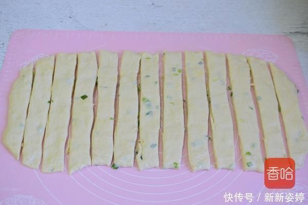  一个鸡蛋，一碗面粉，家庭版油条轻松做，看着就有食欲