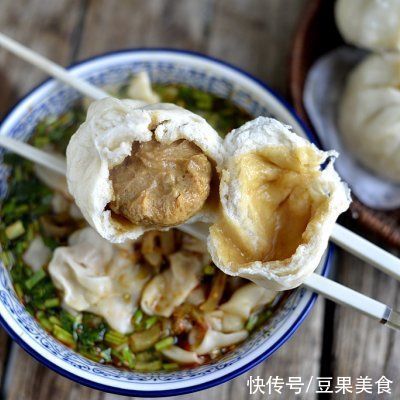 鲜嫩多汁的白菜猪肉包一次你能吃几个