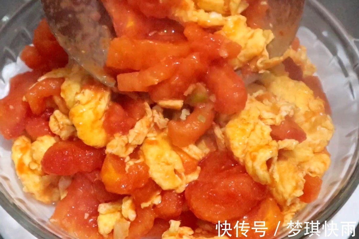 西红柿|西红柿炒鸡蛋怎么做？很多人第一步就错了，大厨教你正确做法