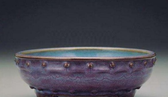 当成|老农捡得一个盆,当成烟灰缸3年,他用2包烟买下,最后卖了180万