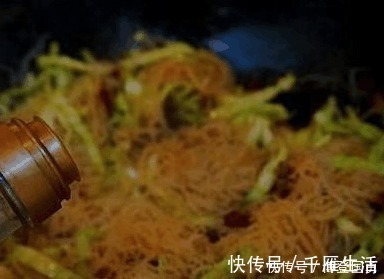 烧菜|这道菜我每星期都会做一两次，儿子爱吃又可以当饭吃省得烧菜了！