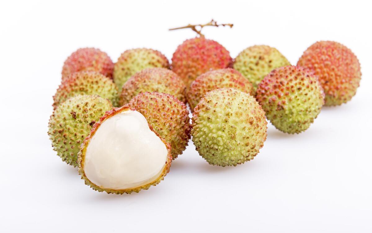 红皮|买荔枝时，选绿皮的还是红皮的？记住3个小妙招，荔枝更好吃