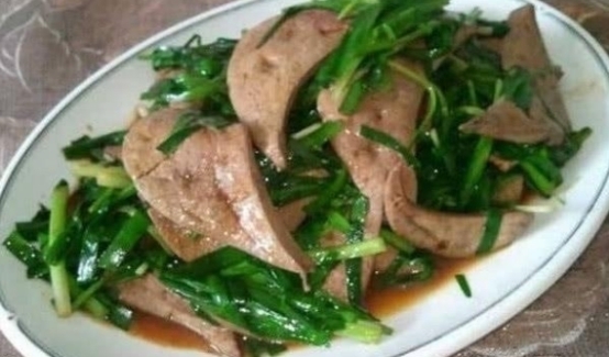 视力|韭菜和“它”一起炒,常给家人吃,清除血管垃圾,护肝强肾保视力