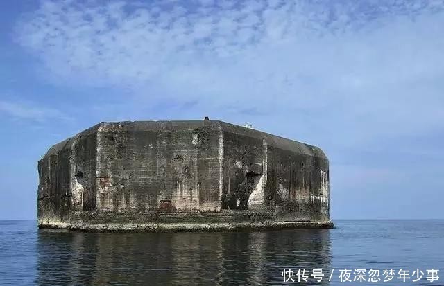 灌入|美军够狠:2万升汽油灌入碉堡,里面日军直接蒸发