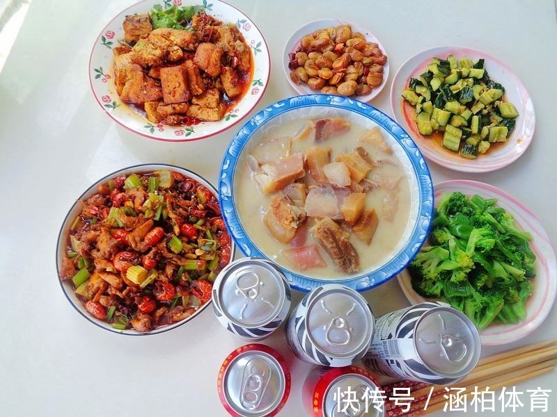 腊肉|我家五一大假过节饭,花钱不多,家人吃得开心,网友说仪式感真强