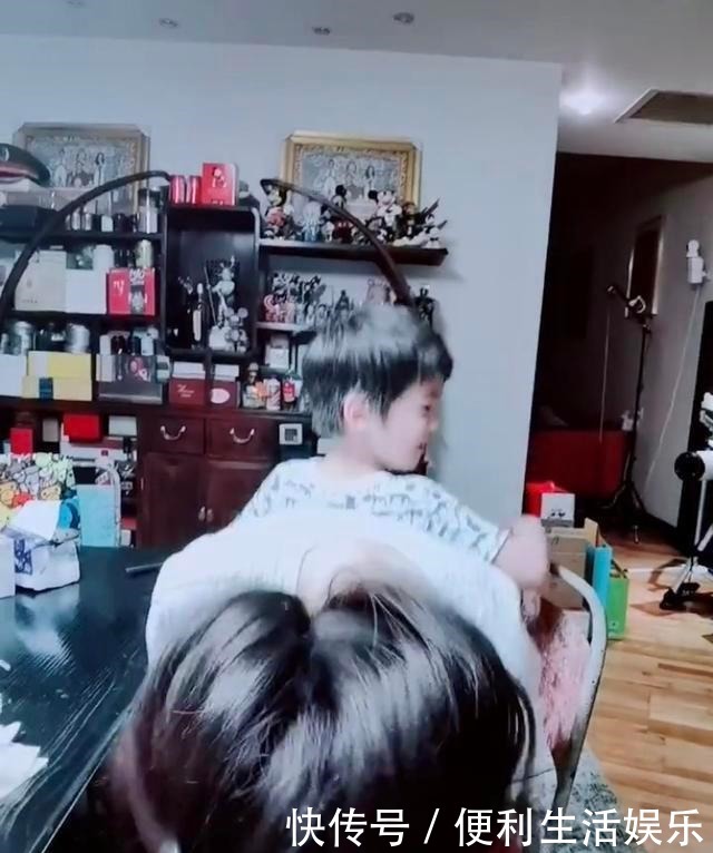 硬汉传承嗯哼剃板寸!杜江调侃有一种热叫霍思燕嫌你热